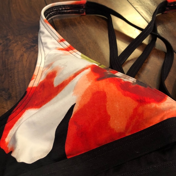 Bikini/Swimsuit Top - Picture 3 of 3